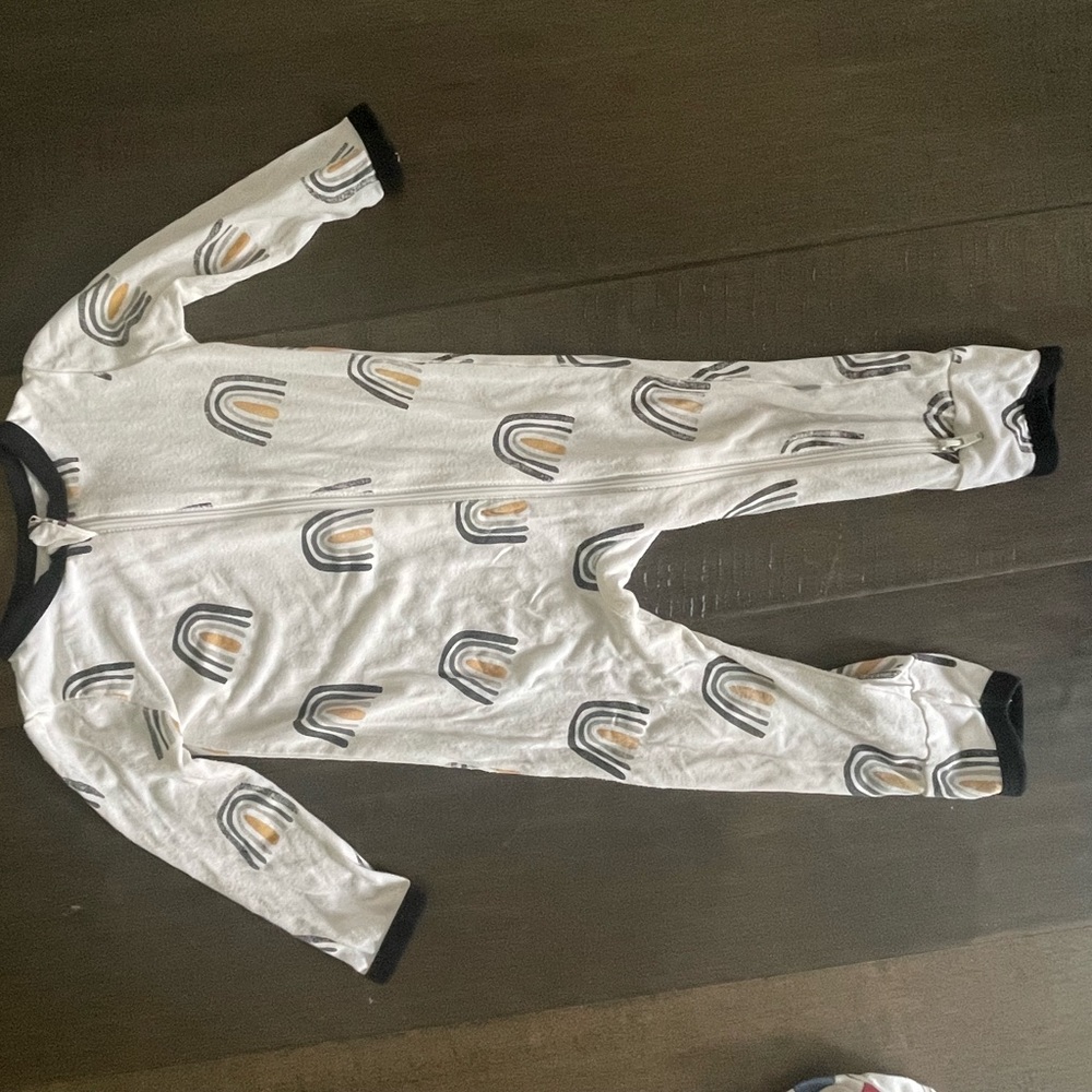 Kyte pajamas - rainbow